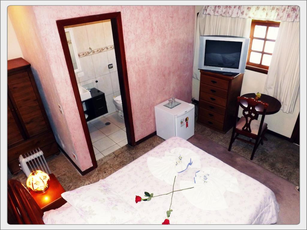 Pousada Das Rosas Campos do Jordão Zimmer foto